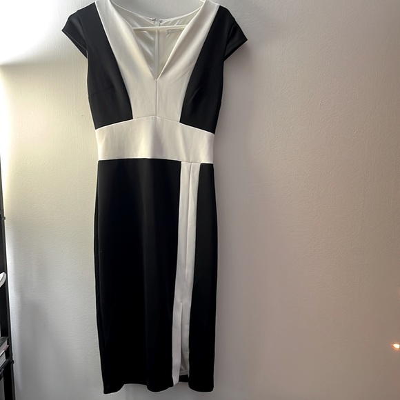 New York & Co black-and-white, stretch, mid-length dress, XS Petite NEW - Picture 2 of 6